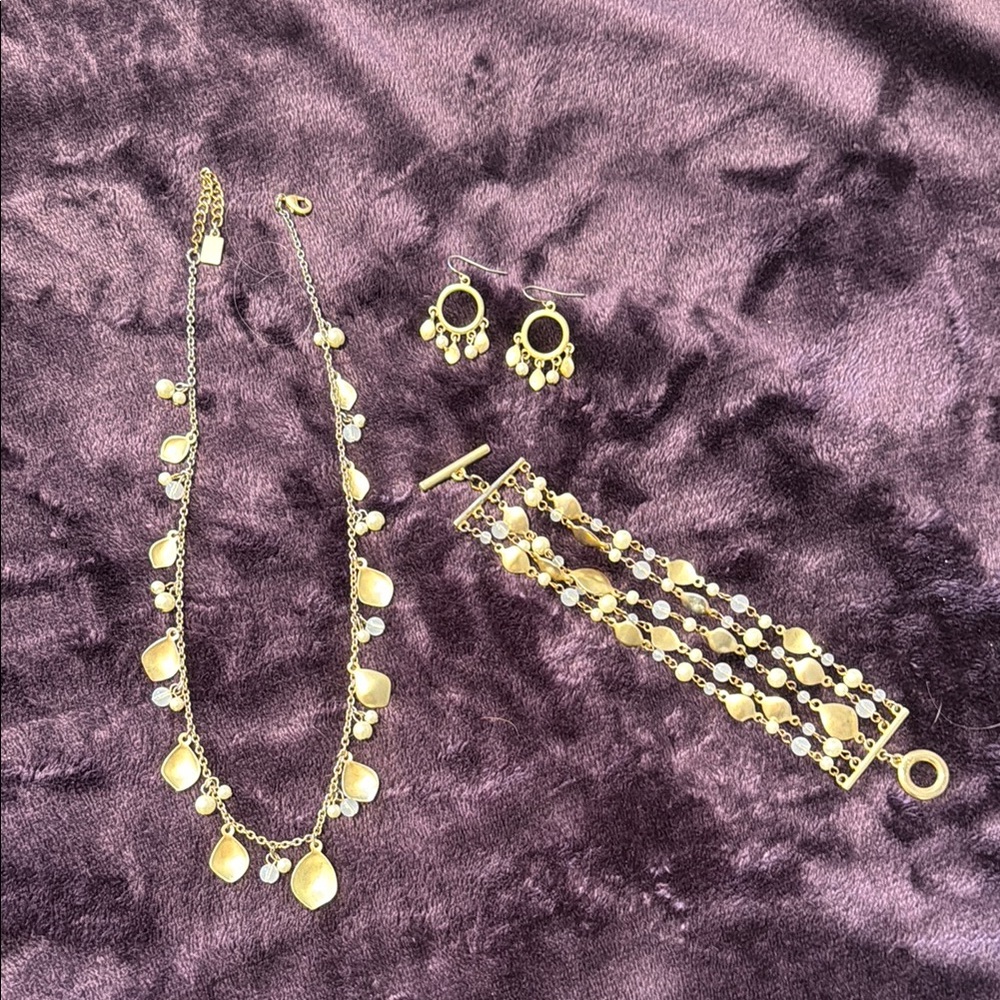Charming Gold Jewelry Set